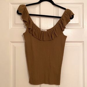 Madewell ruffle neck. Size Large. Fits a Medium.
